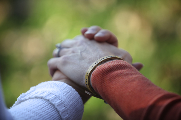 friends_beside_each_other-600x400